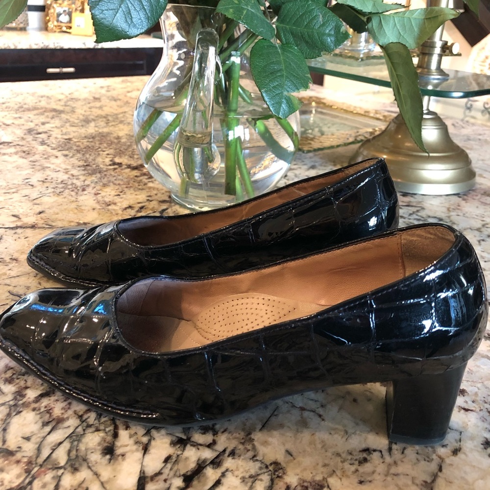 🇫🇷Black Patent Pump~ Gorgeous and Classy!🇫🇷